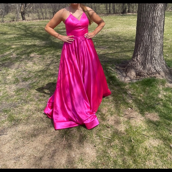 sherry Hill Dresses & Skirts - Gorgeous Sherry Hill dress. Paid $529 worn once. Size 10. Back is adjustable